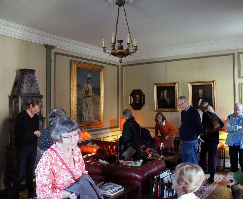 Rundvisning i stuerne på Broholm Rundvisning på herregården Broholm på Fyn
